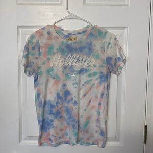Woman’s Hollister T-shirt (S)